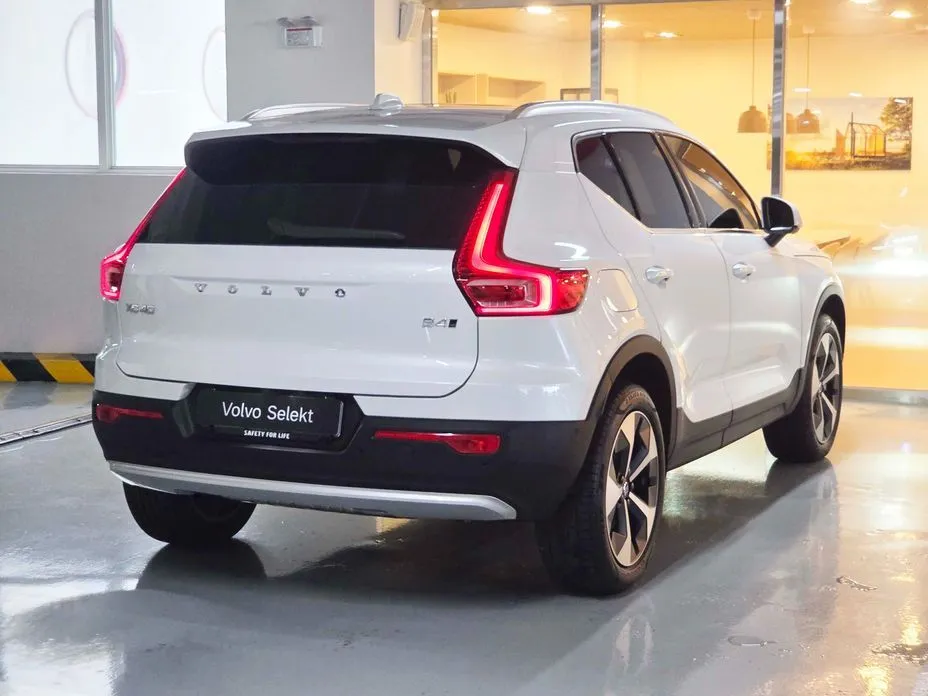 Volvo XC40 — фото 9
