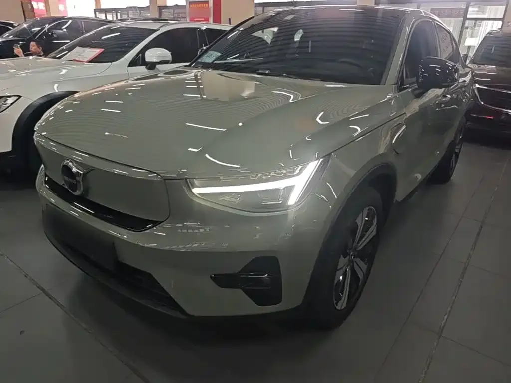 Volvo C40 — фото 1