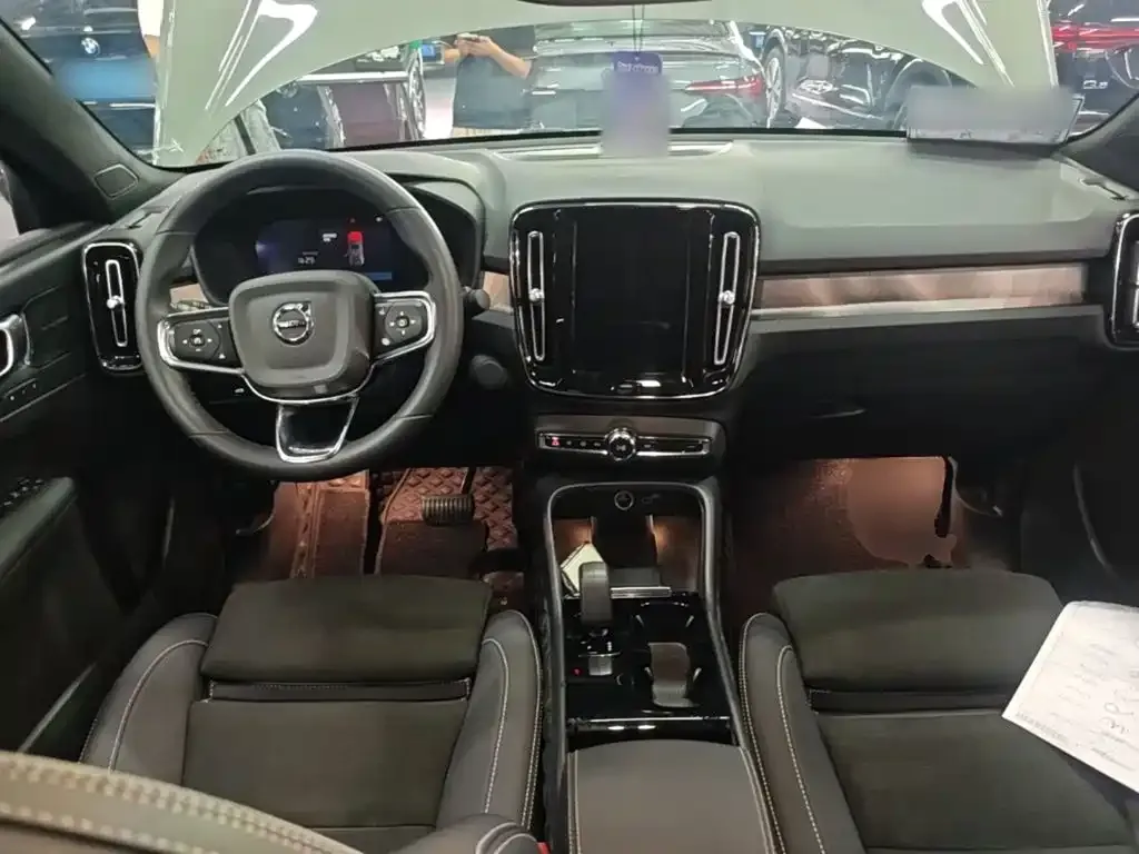 Volvo C40 — фото 7