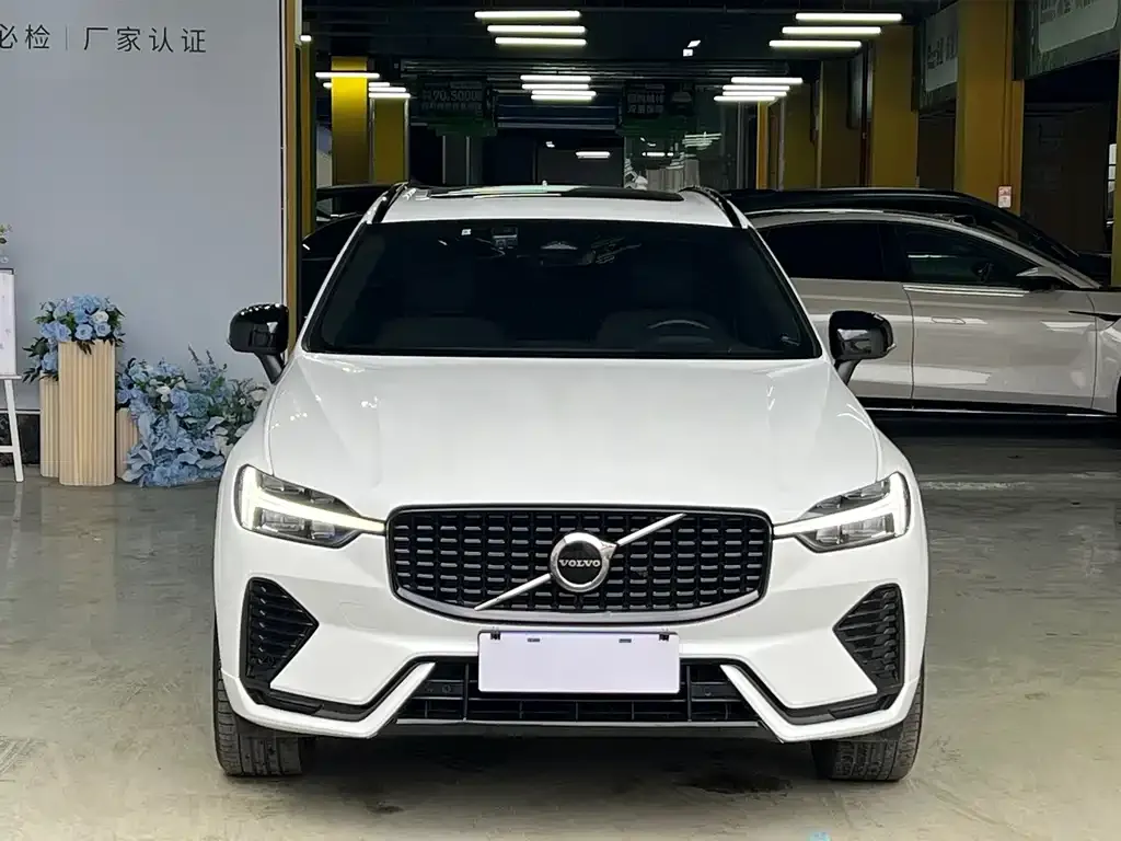 Volvo XC60 — фото 6
