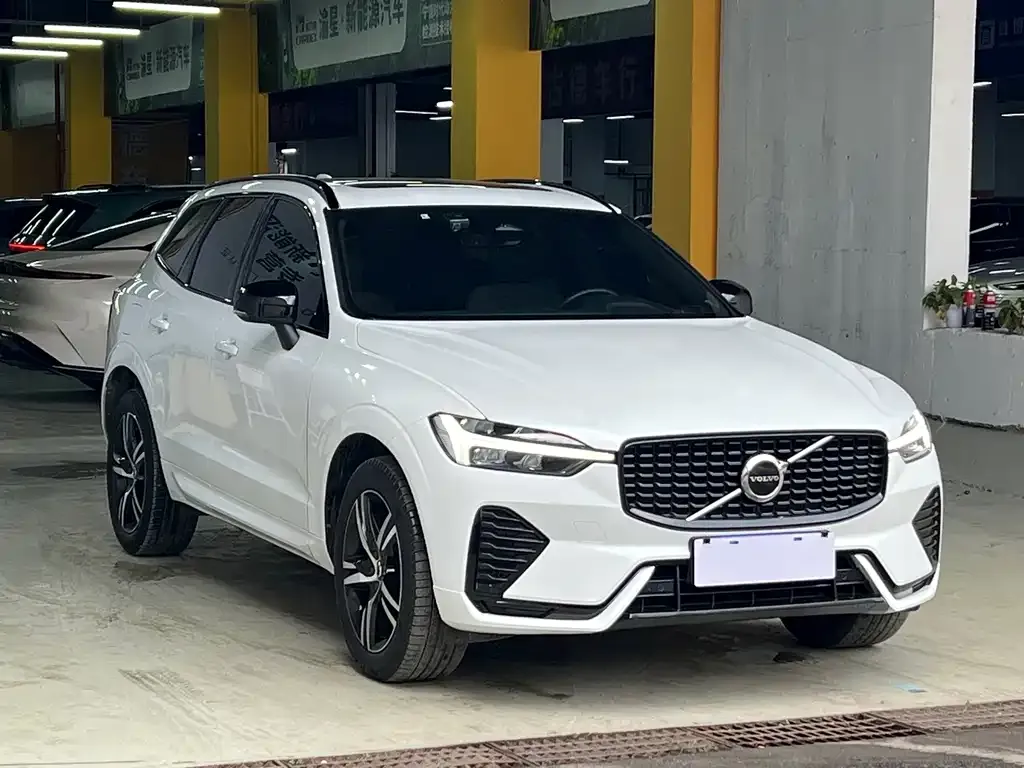 Volvo XC60 — фото 4