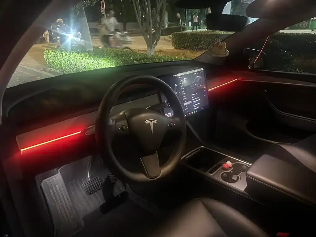 Tesla Model Y — фото 4