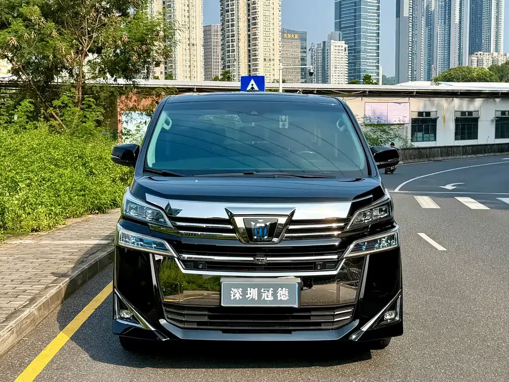 Toyota Vellfire — фото 3
