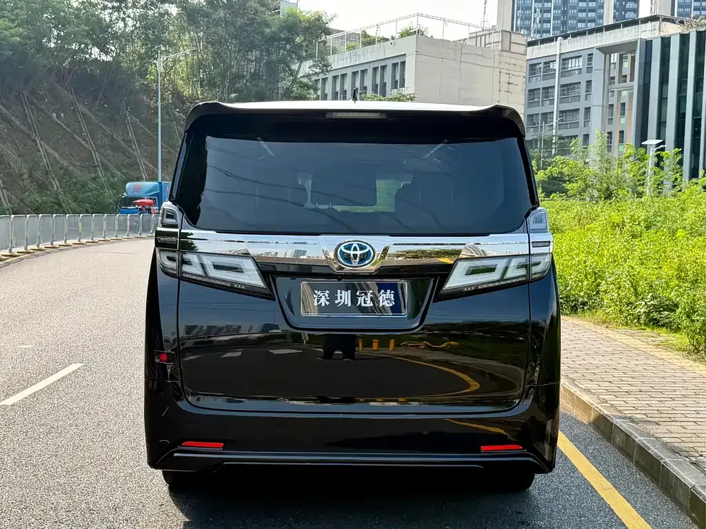 Toyota Vellfire — фото 9