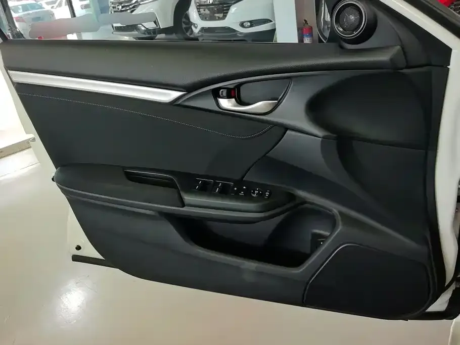 Honda Civic — фото 7