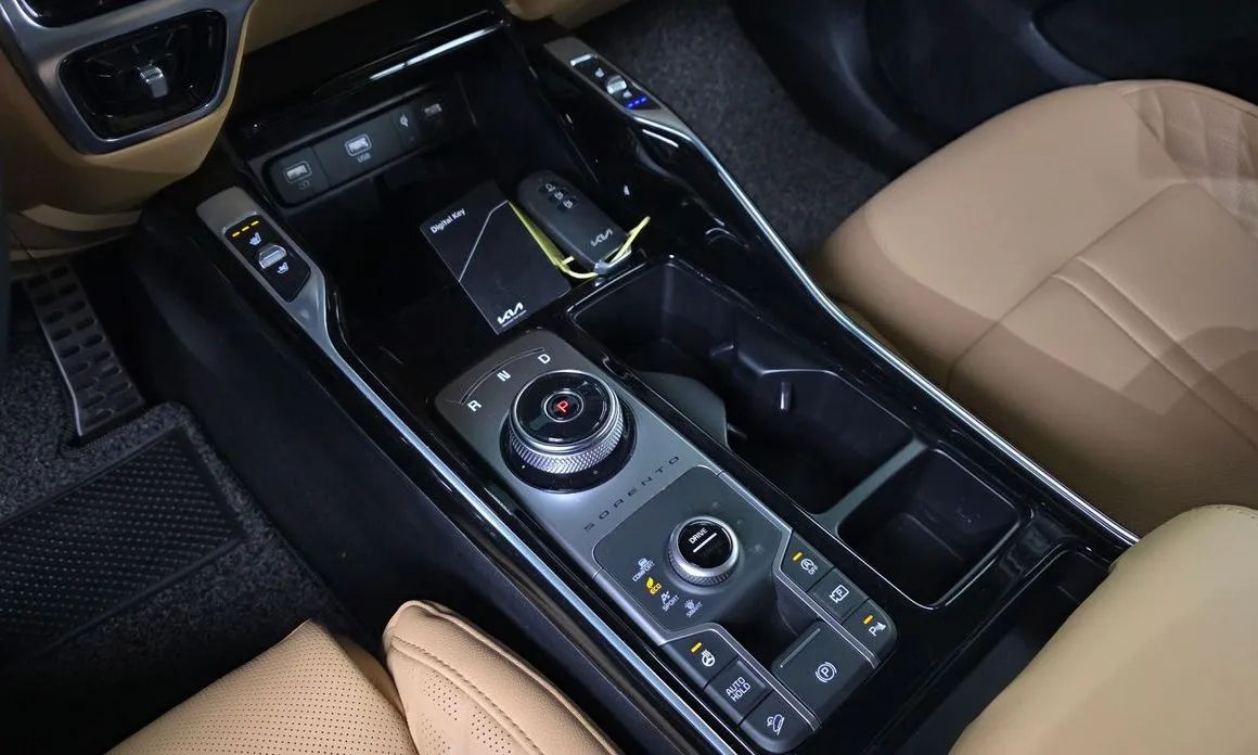Kia Sorento — фото 10