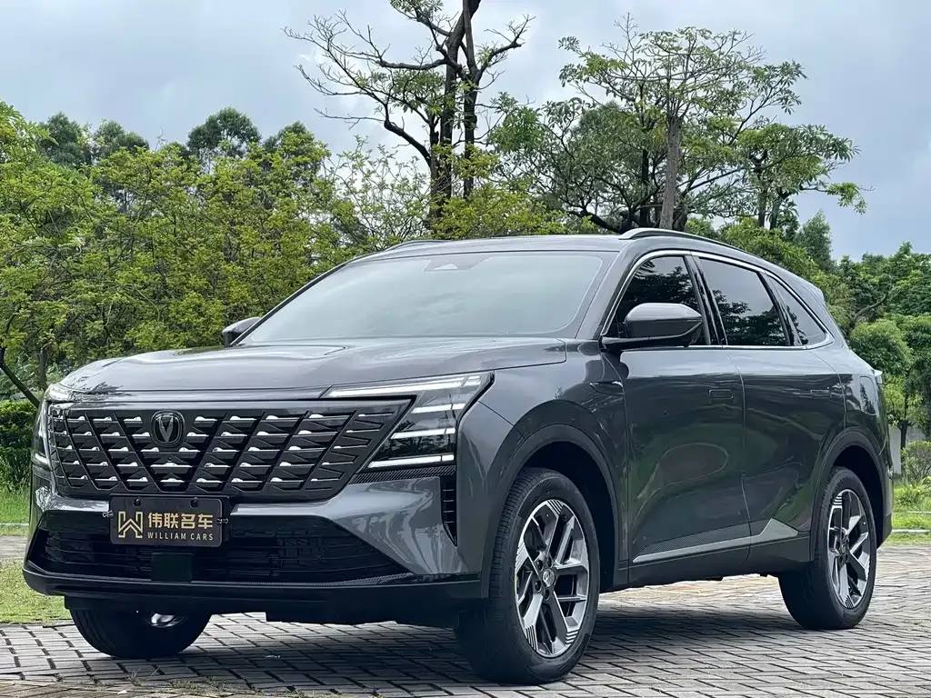 Changan CS75PLUS — фото 1