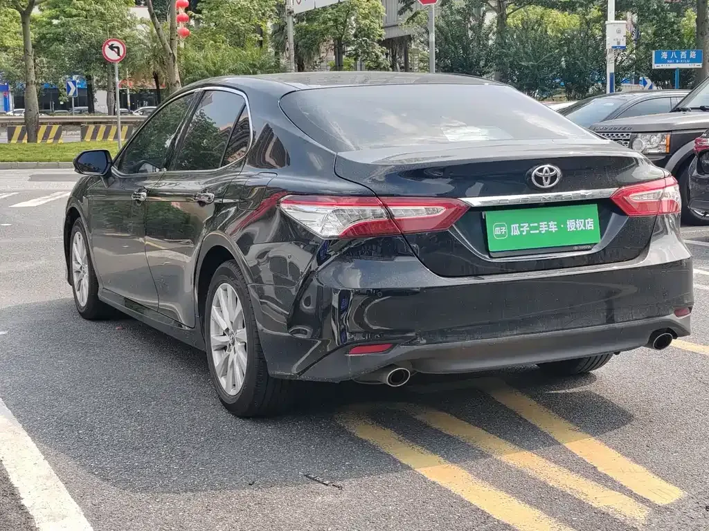 Toyota Camry — фото 10