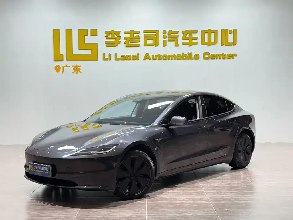 Tesla Model 3 — фото 1