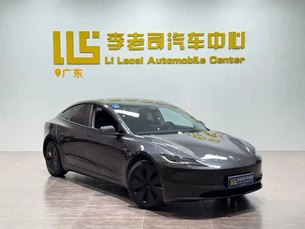 Tesla Model 3 — фото 8