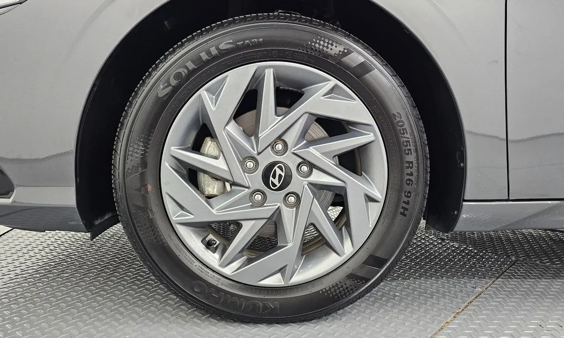 Hyundai AVANTE — фото 3