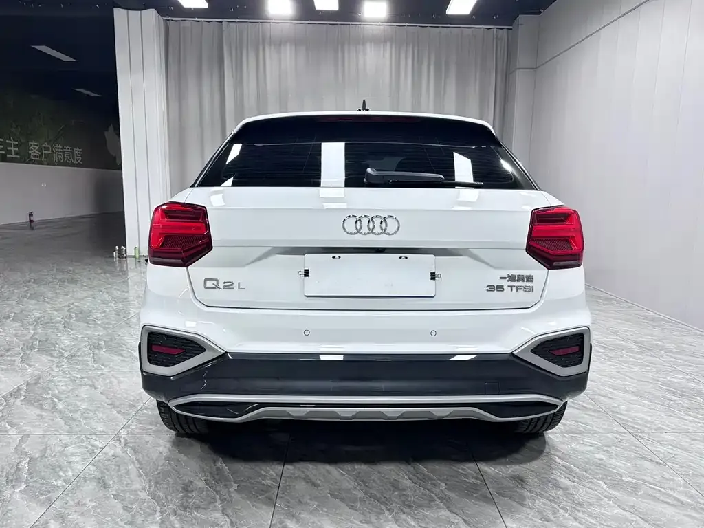 Audi Q2L — фото 2