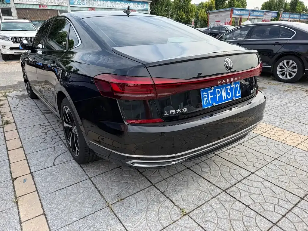 Volkswagen Passat — фото 7