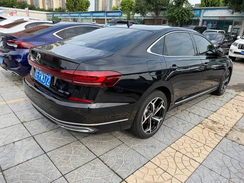 Volkswagen Passat — фото 8