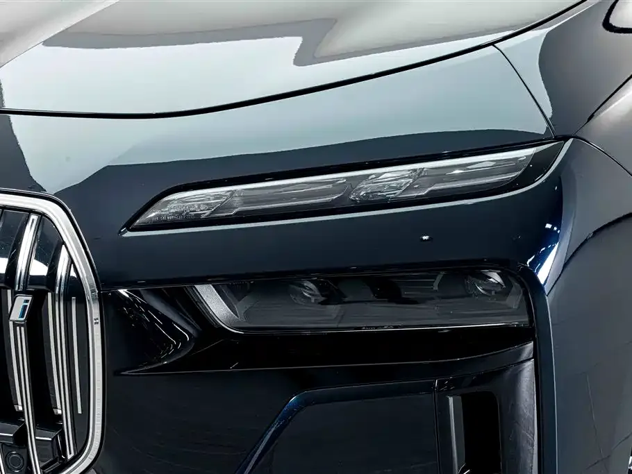 BMW i7 — фото 4