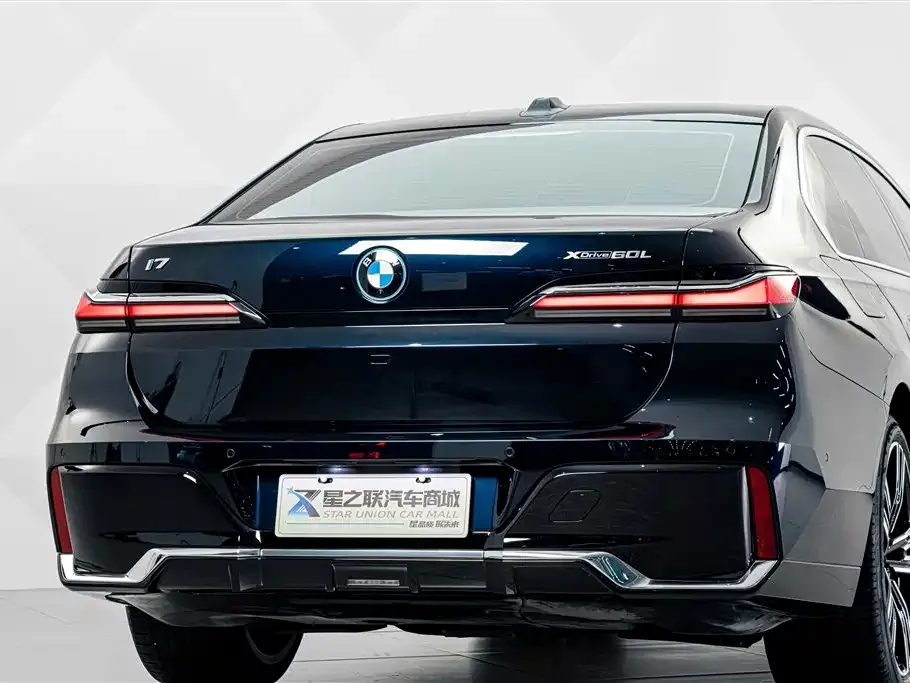 BMW i7 — фото 10