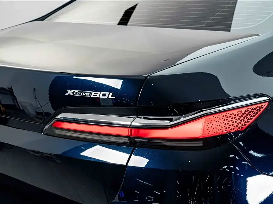 BMW i7 — фото 9