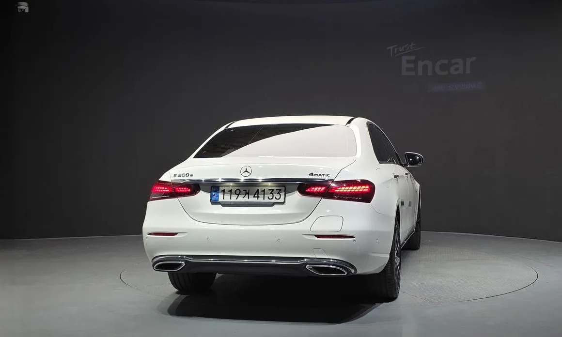 Mercedes-Benz E-Class — фото 2