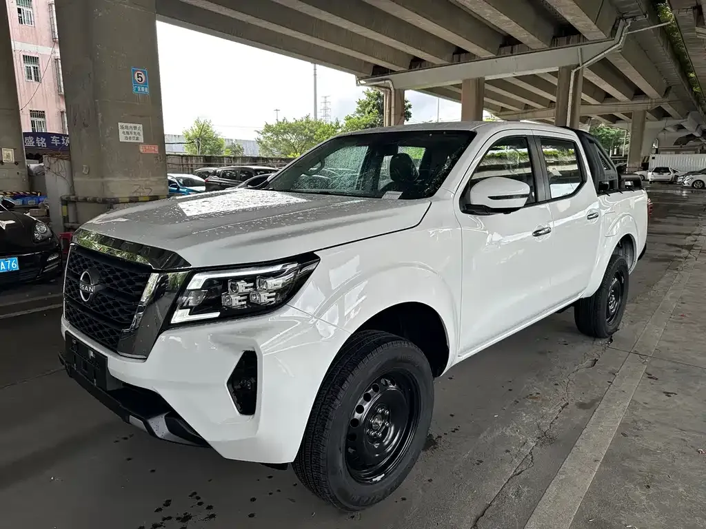 Nissan Navara — фото 1