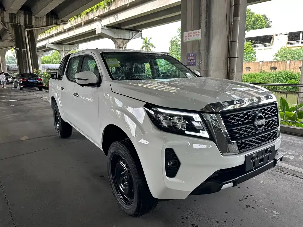 Nissan Navara — фото 5