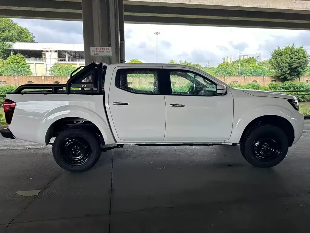 Nissan Navara — фото 4
