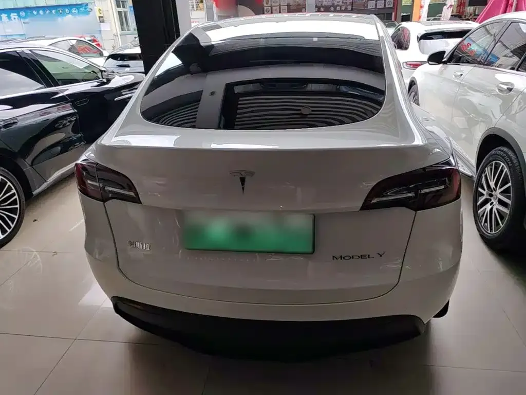 Tesla Model Y — фото 5