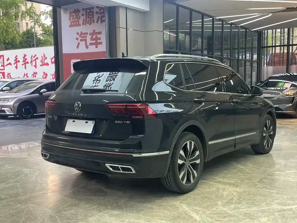 Volkswagen Tiguan L — фото 8