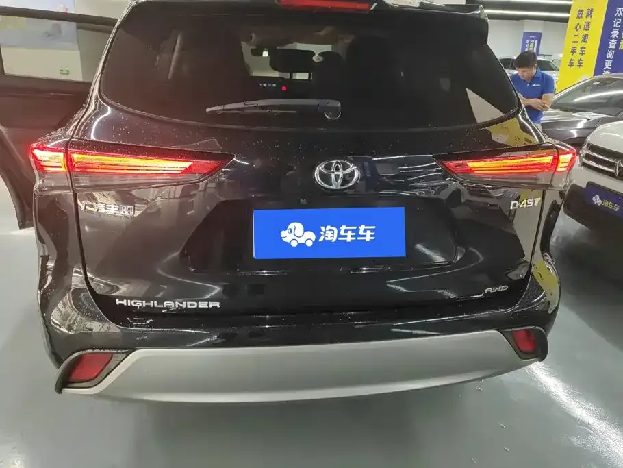 Toyota Highlander — фото 10