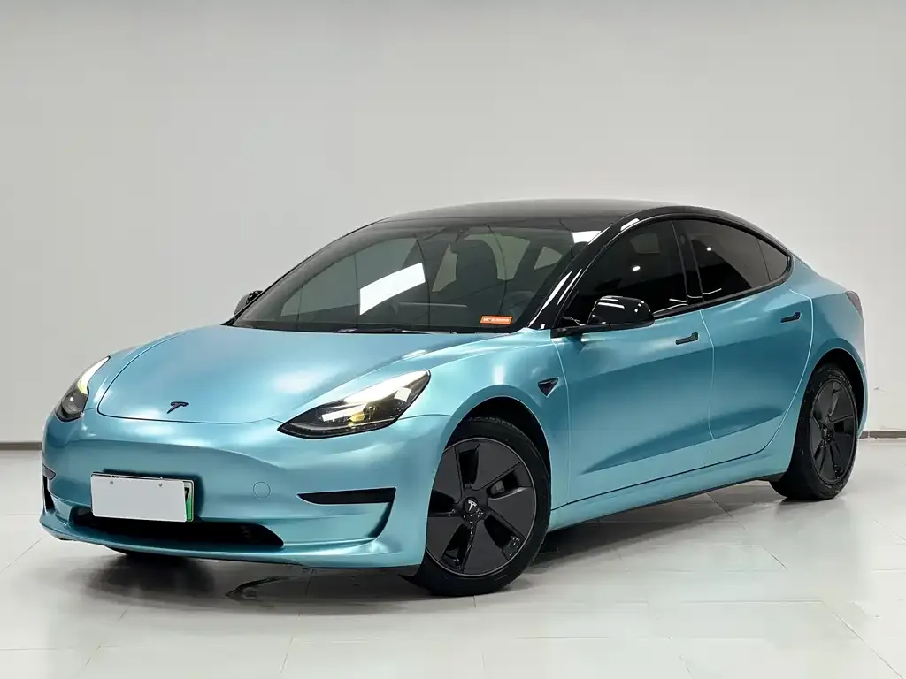 Tesla Model 3 — фото 1