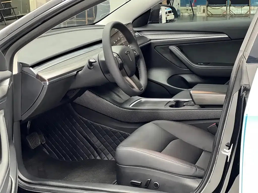 Tesla Model 3 — фото 6