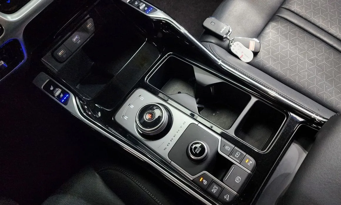 Kia Sorento — фото 9