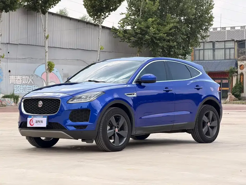 Jaguar E-PACE — фото 1