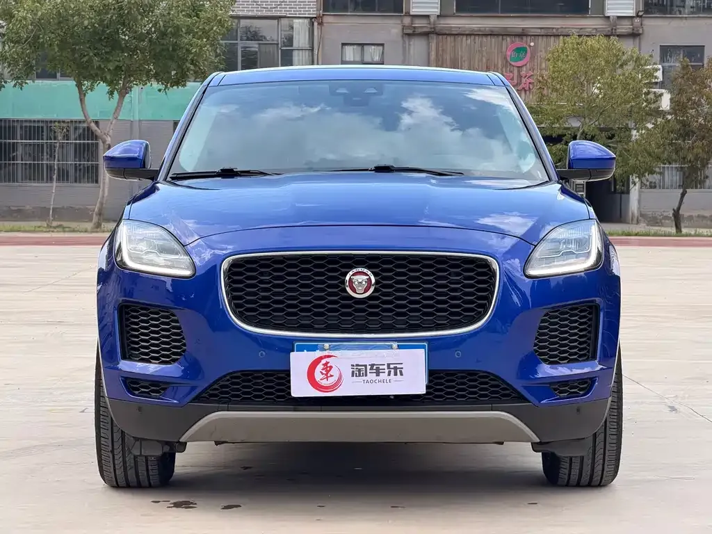 Jaguar E-PACE — фото 5