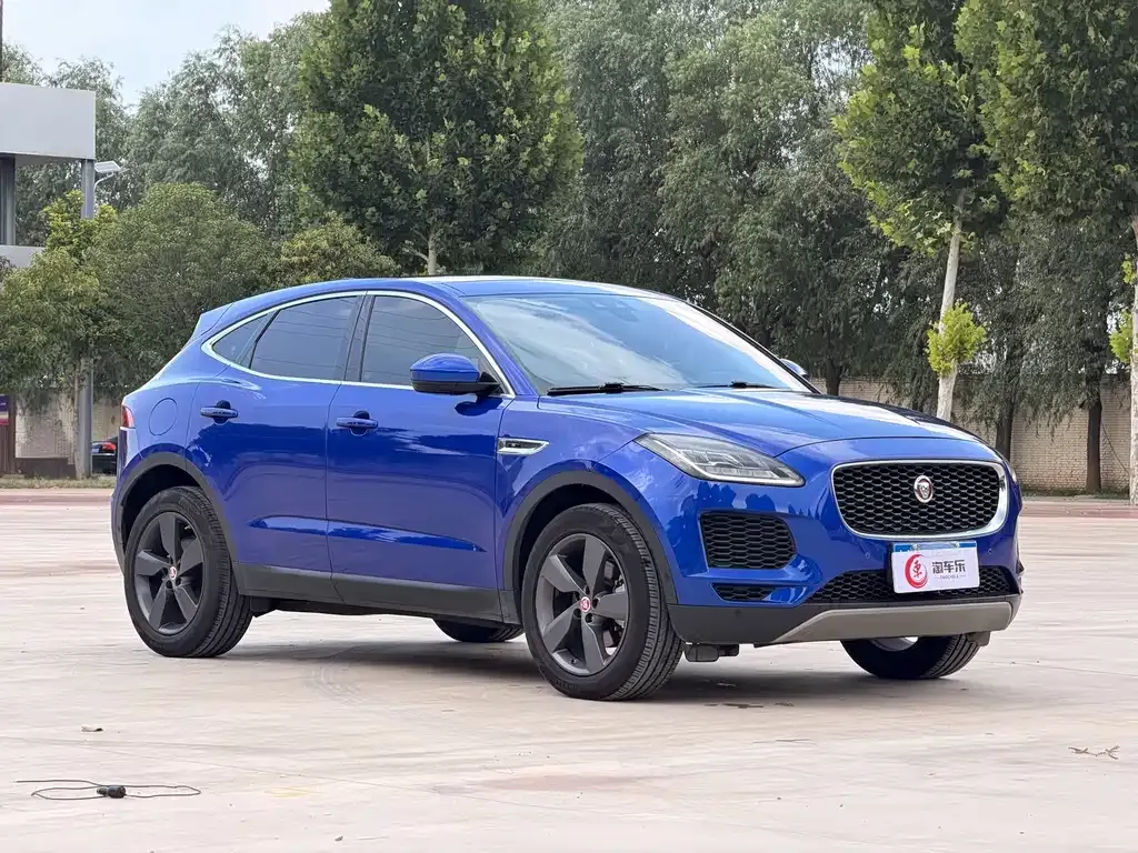 Jaguar E-PACE — фото 10