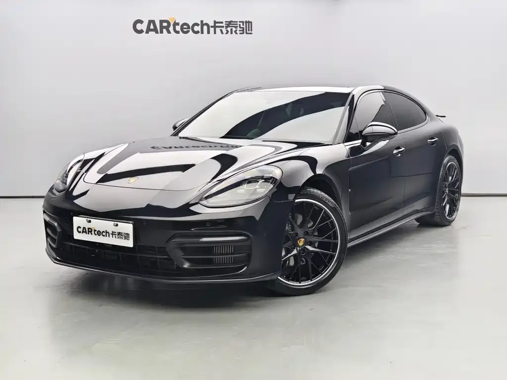 Porsche Panamera — фото 1