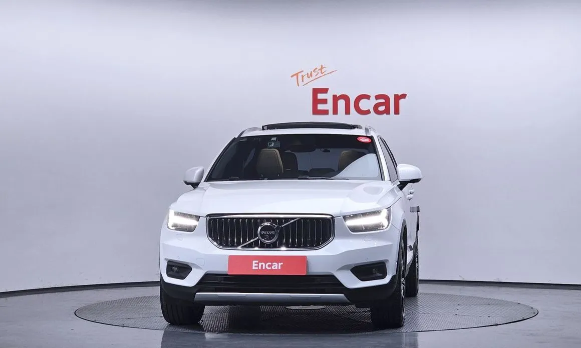 Volvo XC40 — фото 4