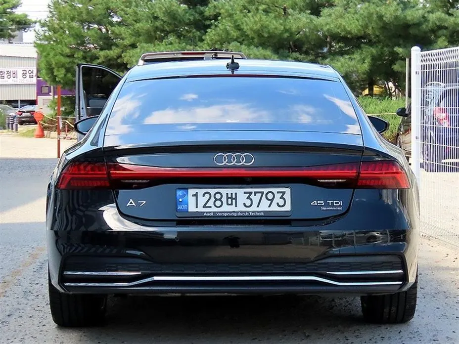 Audi A7 — фото 9