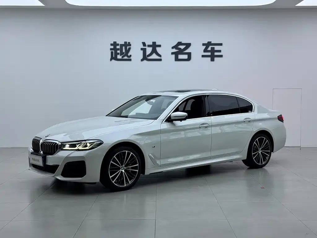 BMW 5 Series — фото 1