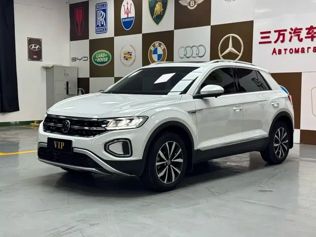 Volkswagen T-Roc — фото 1