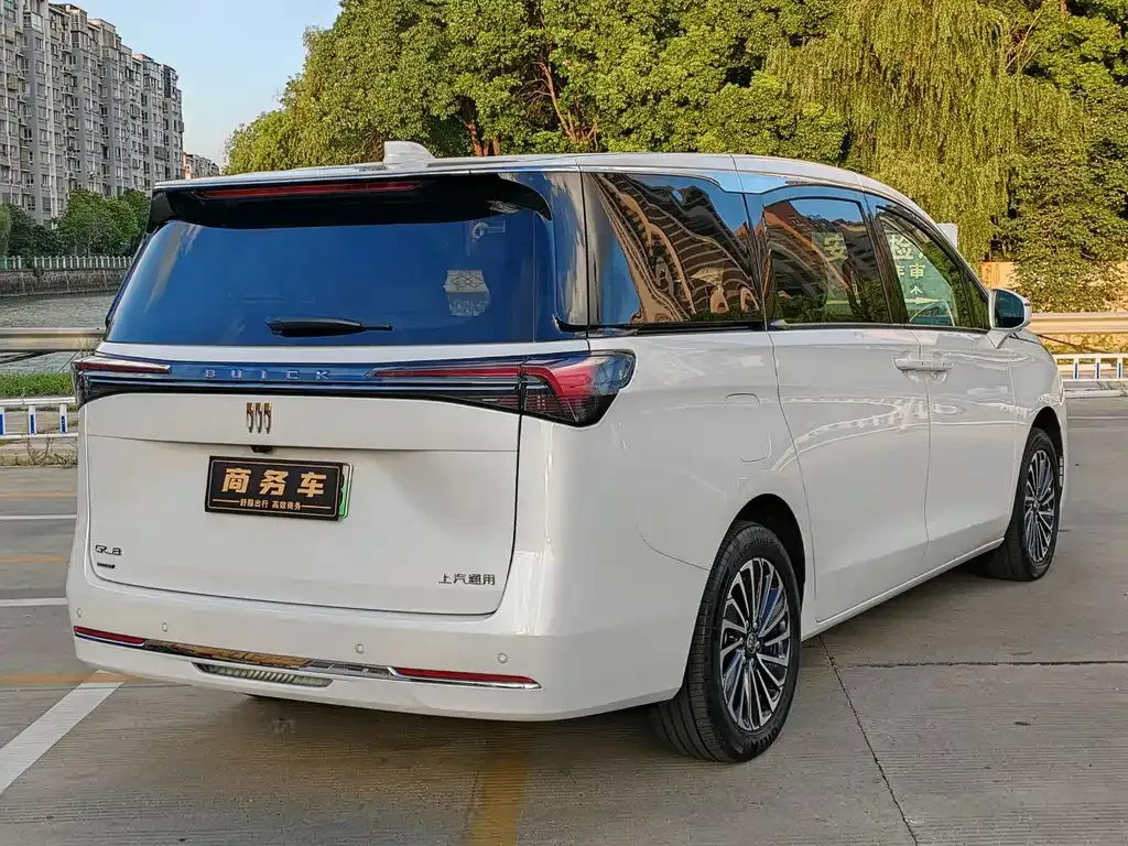 Buick GL8 Hybrid — фото 7