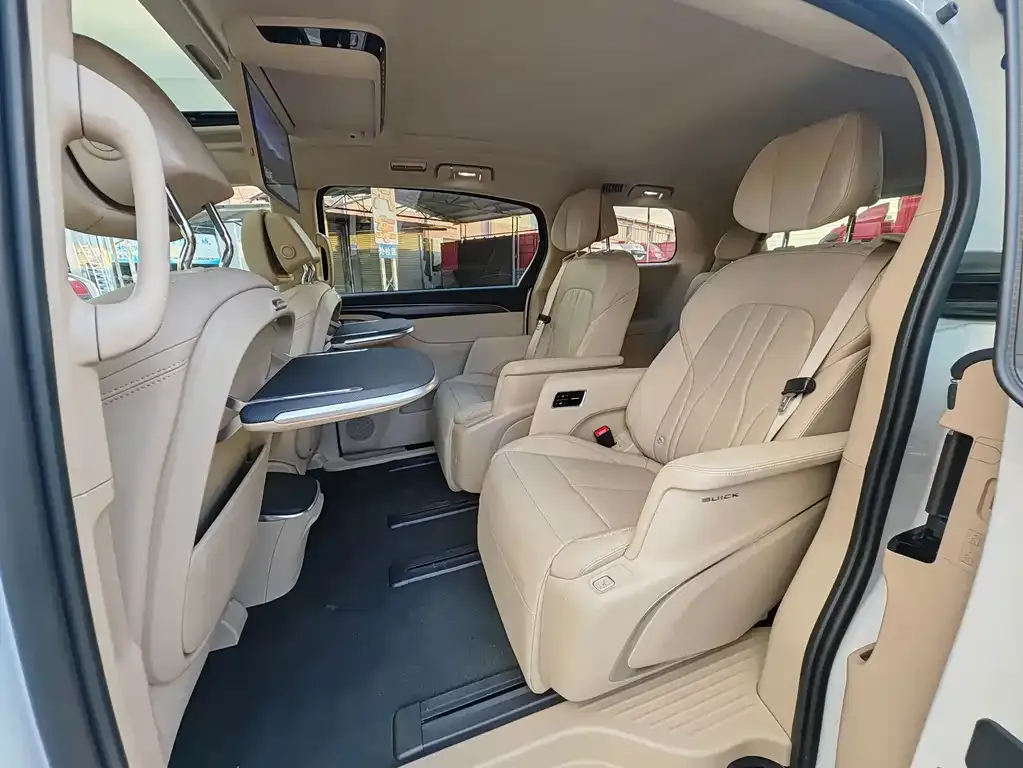 Buick GL8 Hybrid — фото 10