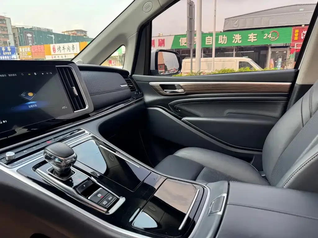 GAC Motor Trumpchi M8 — фото 7