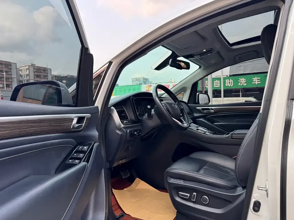 GAC Motor Trumpchi M8 — фото 8