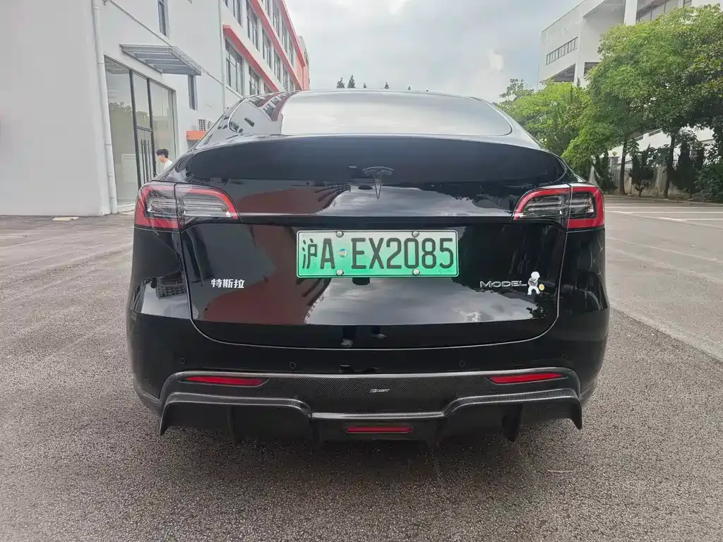 Tesla Model Y — фото 4