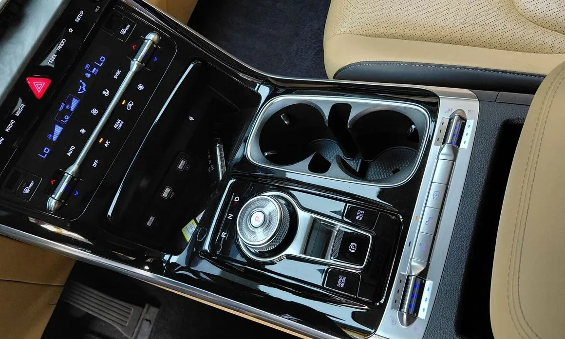 Kia Carnival — фото 10