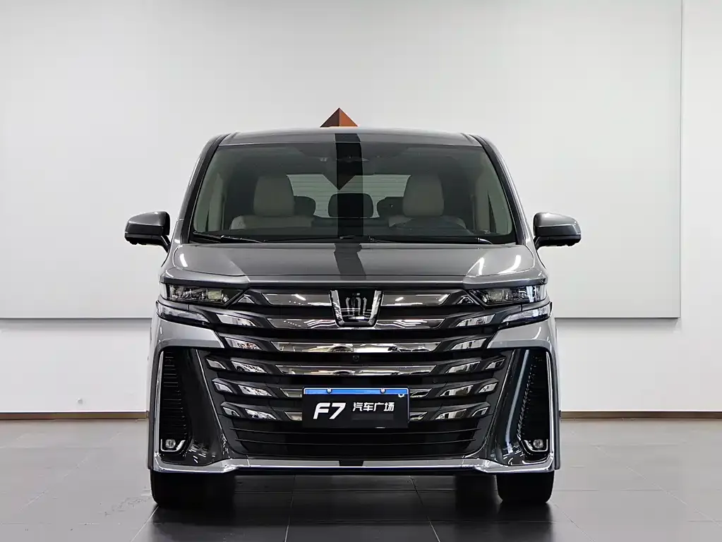 Toyota Vellfire — фото 3