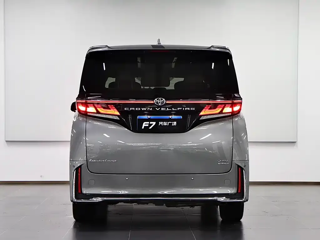 Toyota Vellfire — фото 5