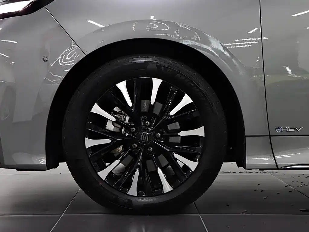 Toyota Vellfire — фото 6