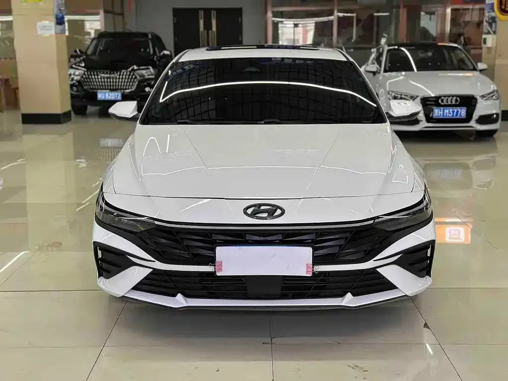 Hyundai Elantra — фото 6