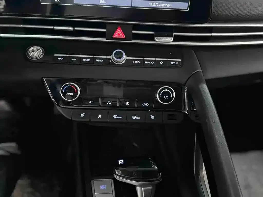 Hyundai Elantra — фото 4